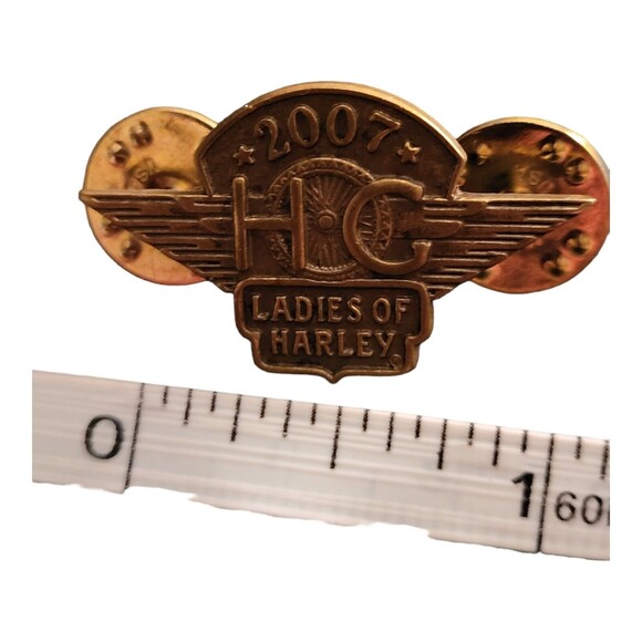 Harley Davidson Ladies Of Harley HOG 2006 Lapel Vest Hat Pin - Picture 3 of 3